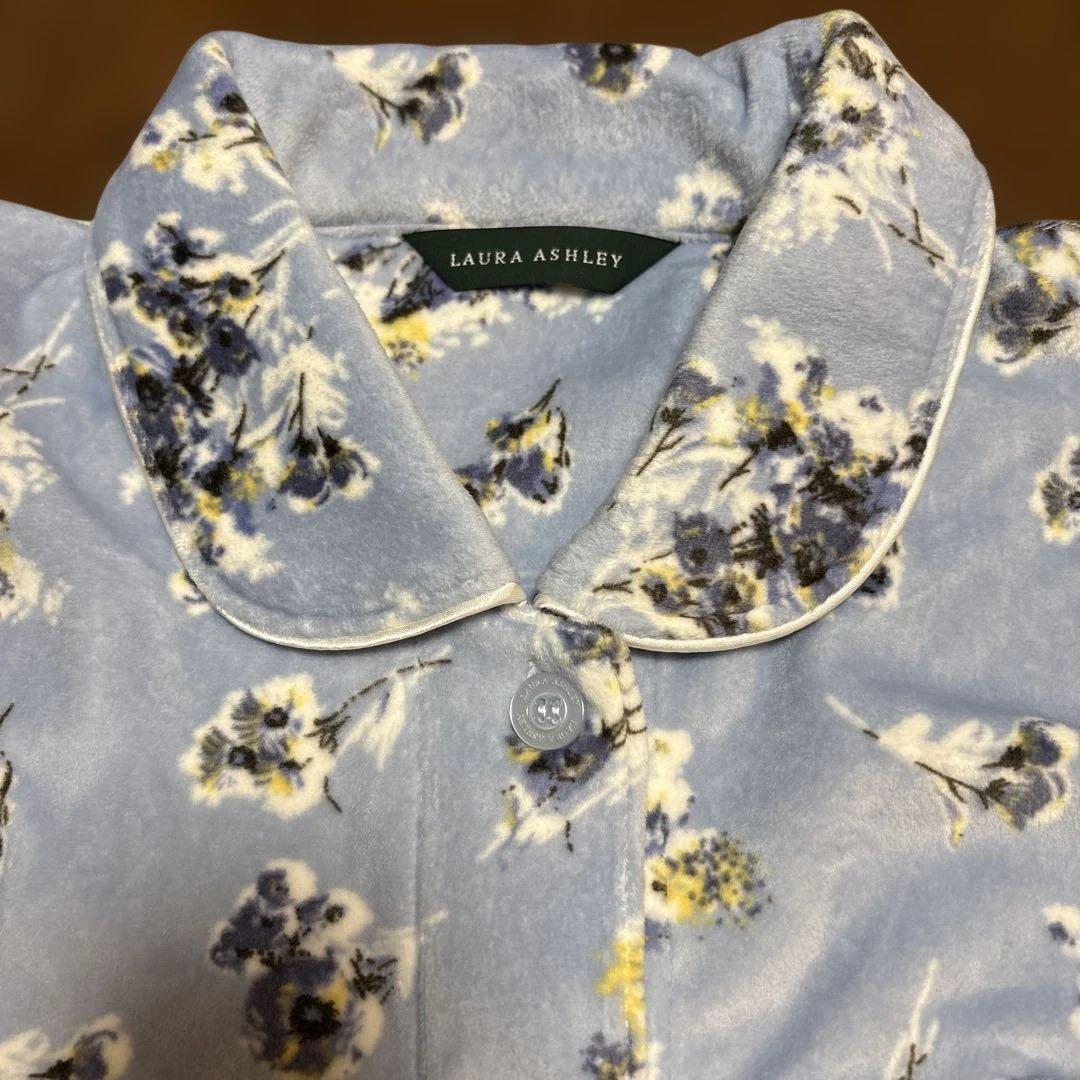 新品タグ付き【LAURA ASHLEY 】婦人パジャマ 冬物パジャマ Lサイズ