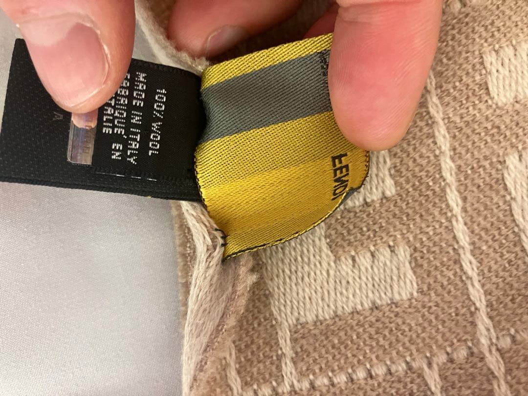 90年代　FENDI ベージュ ロゴマフラー