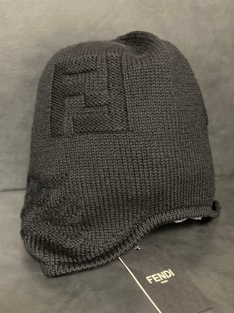 未使用品⭐︎ FENDI フェンディ　ニット帽 新品タグ付き
