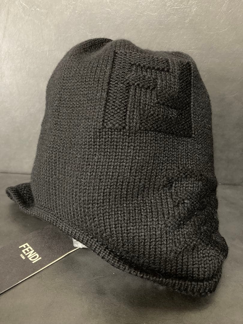未使用品⭐︎ FENDI フェンディ　ニット帽 新品タグ付き