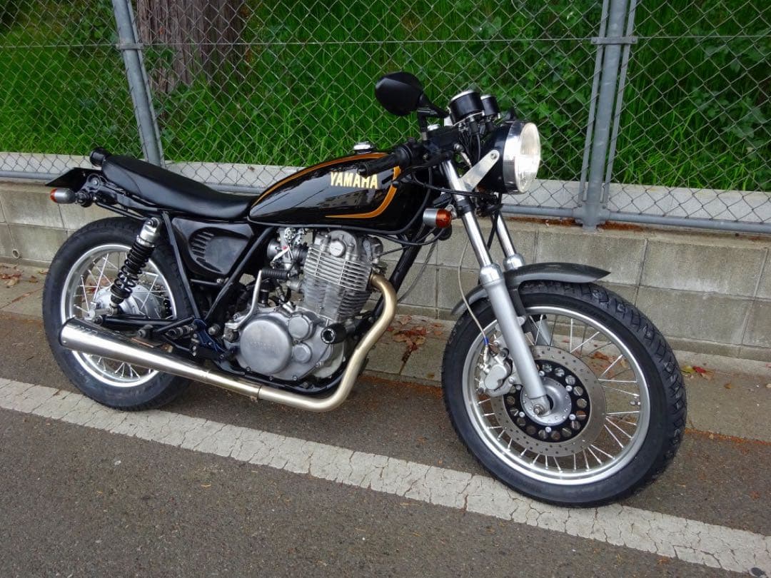 SR400 シート　社外品