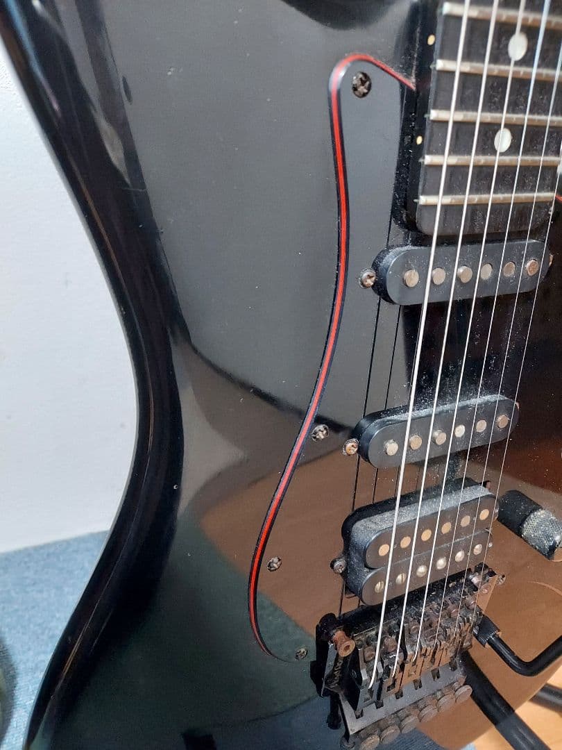 Valley arts M Series 初期型　日本製　ルカサーピックガード