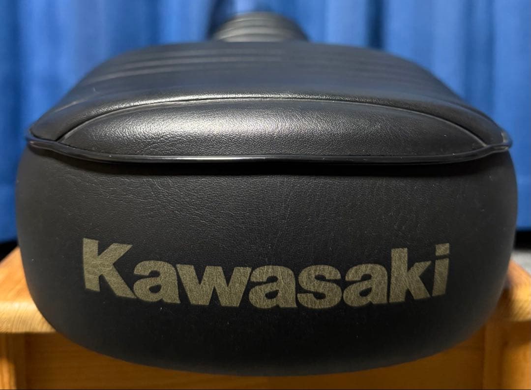 Kawasaki カワサキ W650 W800 純正 タックロール シート