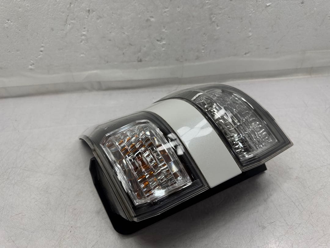 ヴェルファイア 20系前期 リア (右) テールライト/LED テールランプ