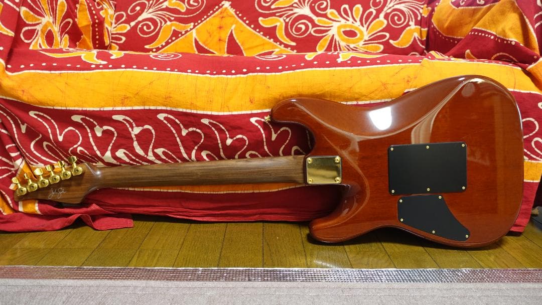 ギター Suhr Standard Custom Flamed Koa Top