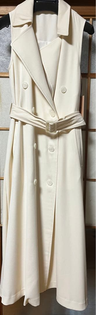 「新品•未使用」Eimy istoire バックプリーツロングジレ(ivory)