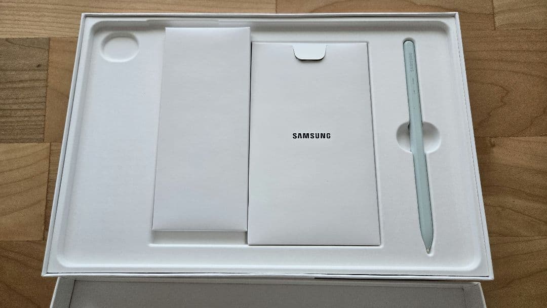 Samsung Galaxy Tab S9 FE 本体 シルバー Sペン付き