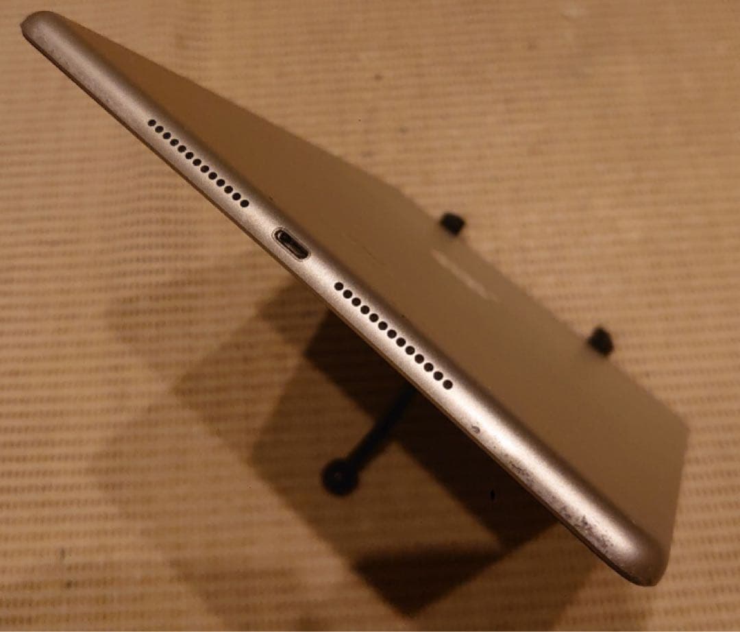 完動品iPad第9世代(A2602)本体64GBシルバー送料込VN6G2