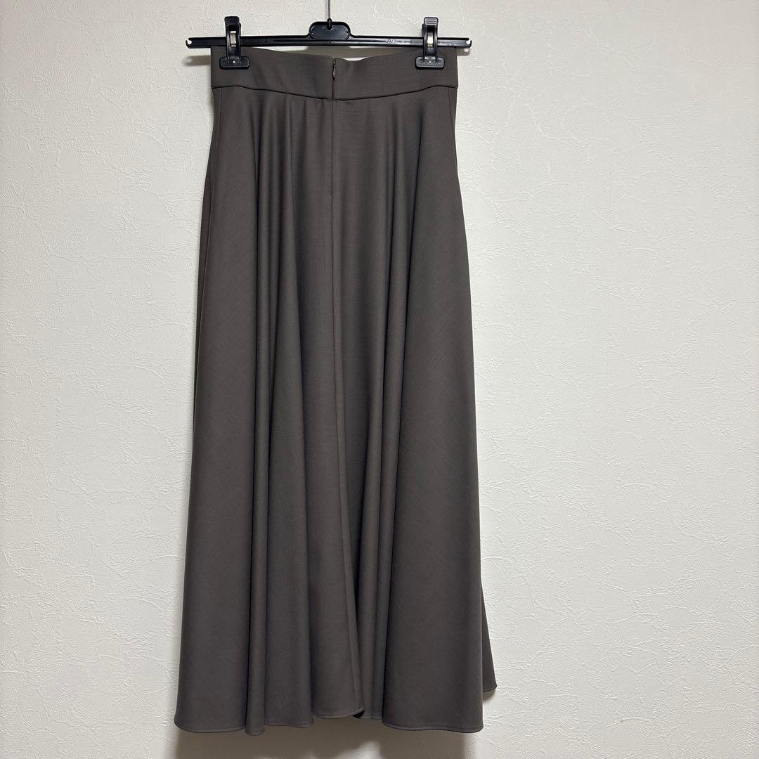 theory luxe グレージュフレアロングスカート