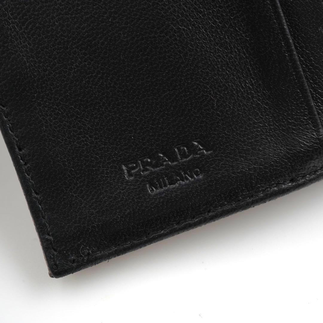 ✨未使用に近い✨　PRADA ミニ財布　パイソン　三角プレート　折り財布