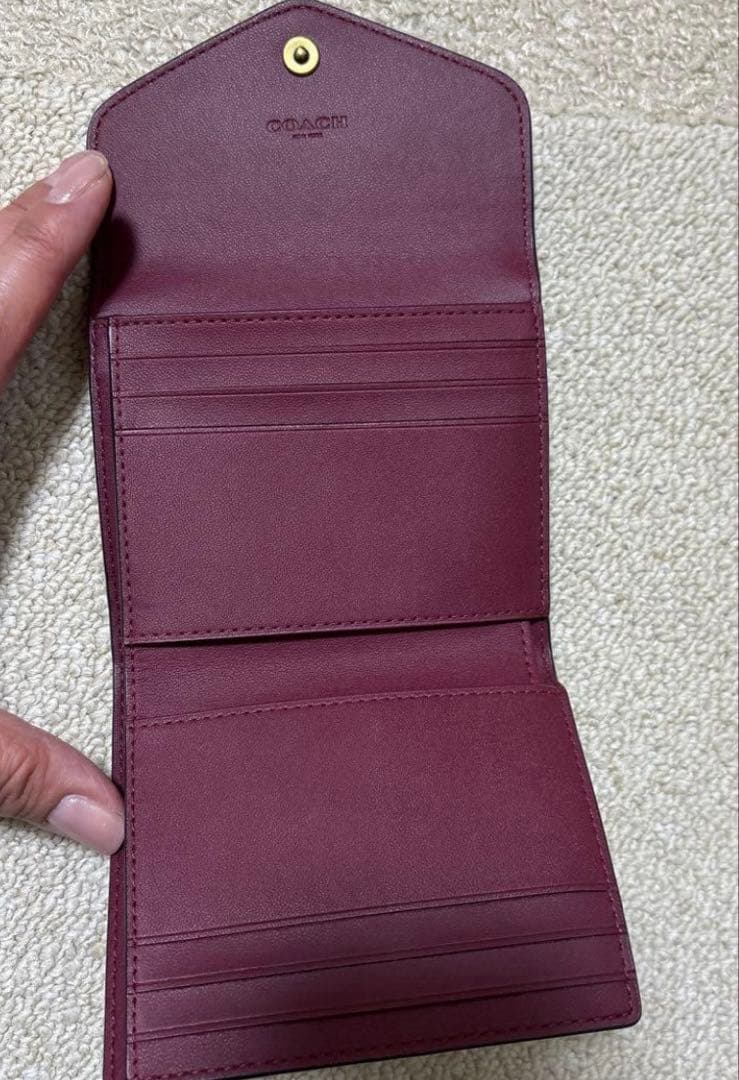 一度のみ使用　美品　コーチ　三つ折り財布　ホースアンドキャリッジ