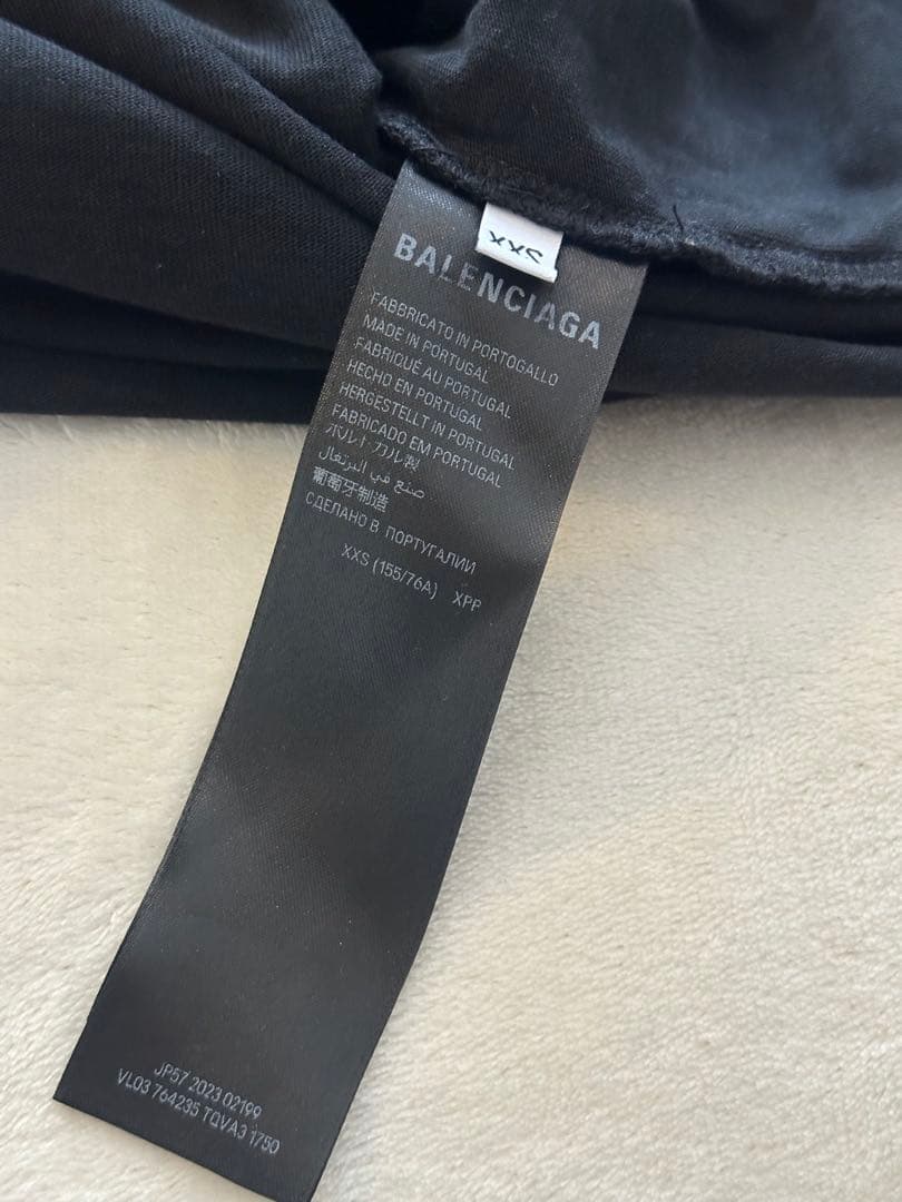 あ BALENCIAGA ブラック Tシャツ