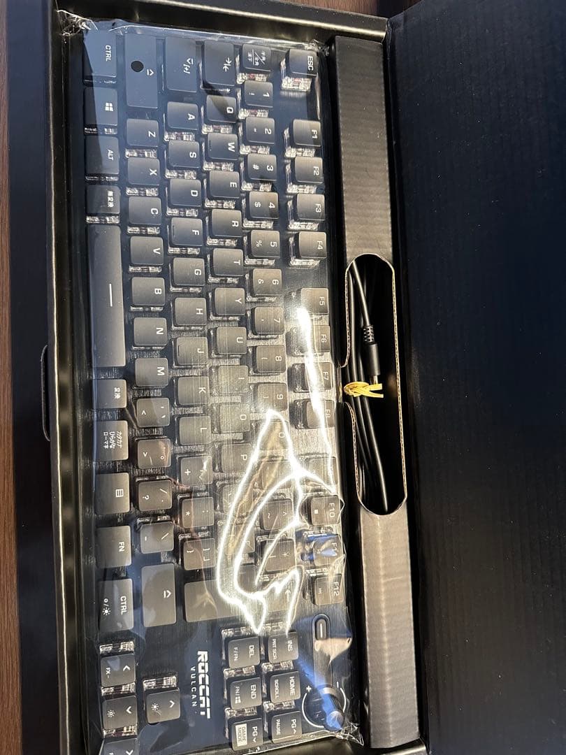 【箱付き】【即購入可】ROCCAT ゲーミングキーボード TKL ブラック