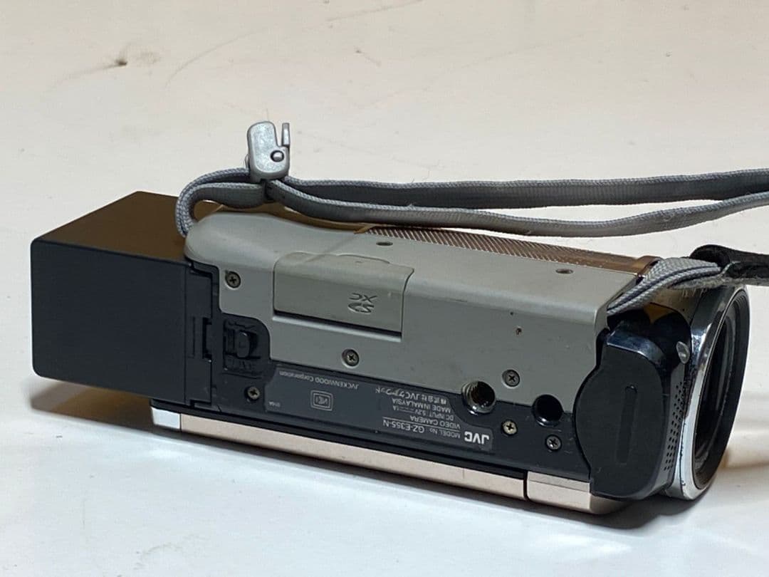JVC フルHD ビデオカメラ AVCHD シルバ― GZ-E355-N