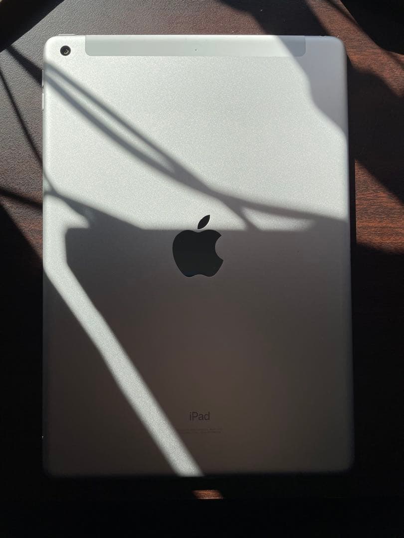 か*ん様 ⭐️美品　iPad 第9世代 Cellularモデル 64GB SIM