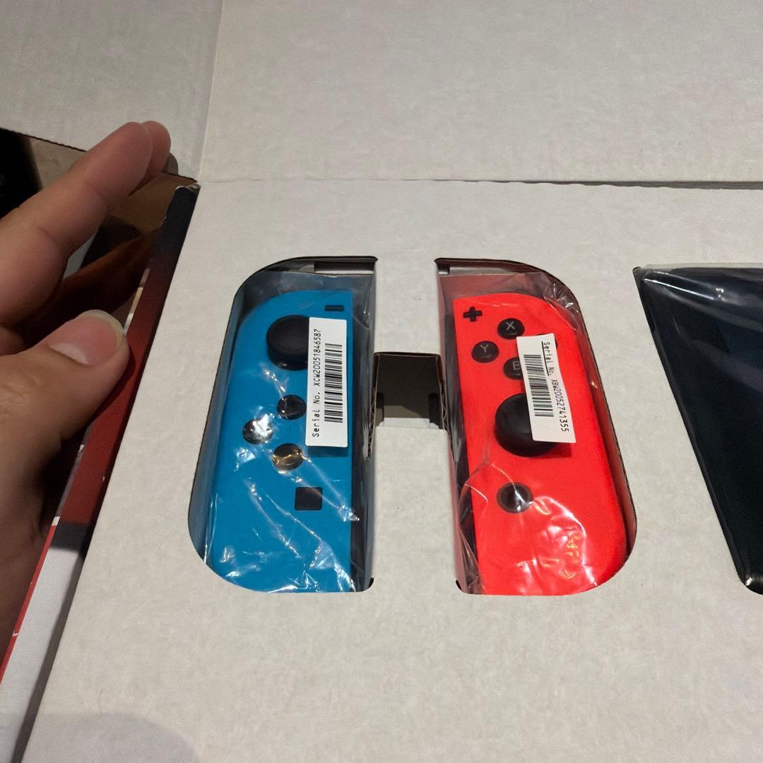 M*a様 Nintendo Switch ネオンブルー/ネオンレッド 本体