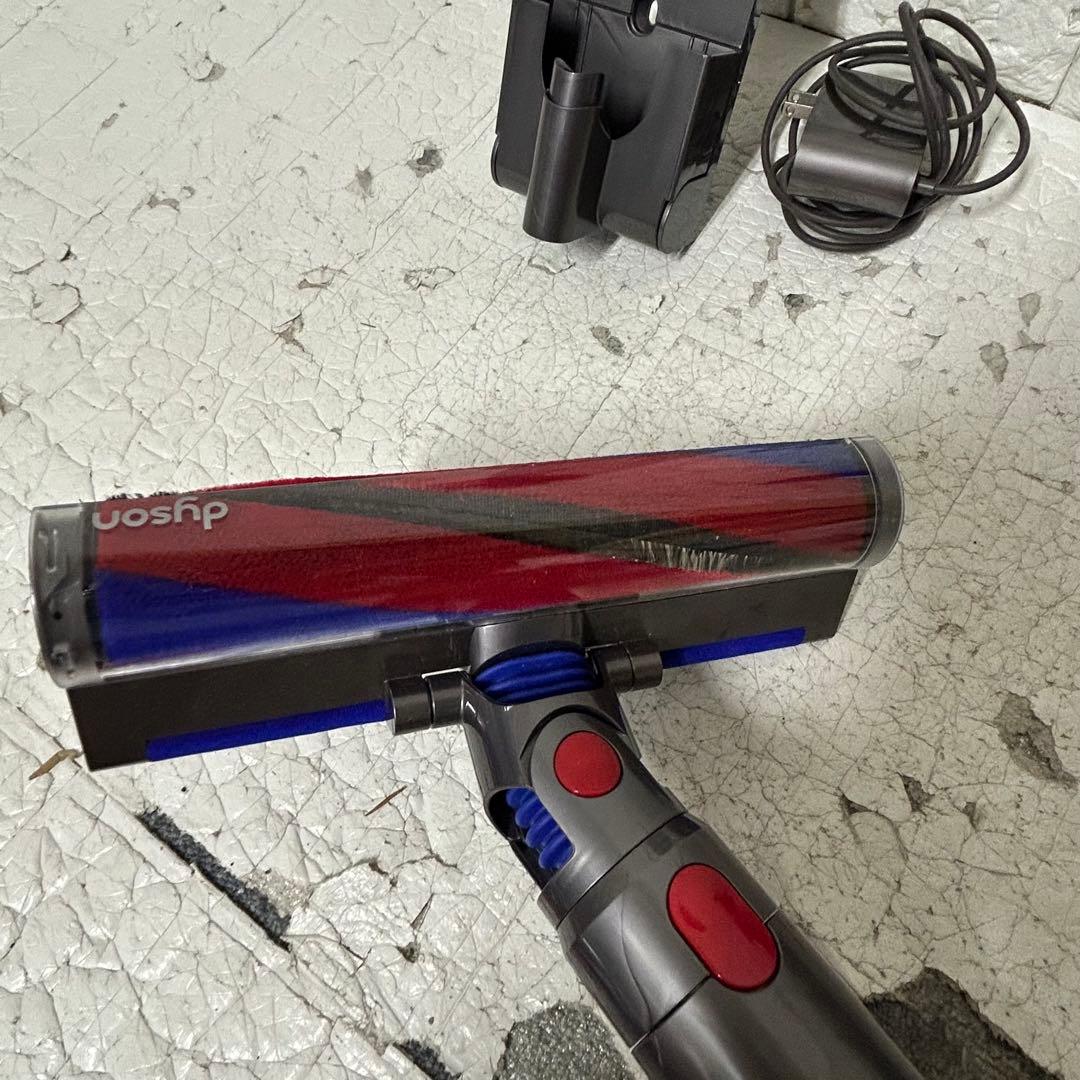 Dyson v8 slim sv10k 本体と付属品