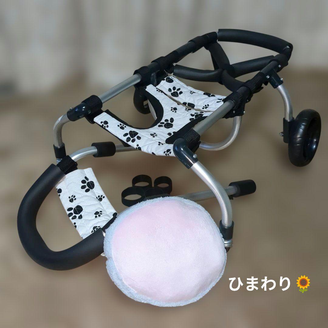 ワンちゃん4輪　リハビリ　食事補助　犬用車椅子　介護補助　犬の歩行器