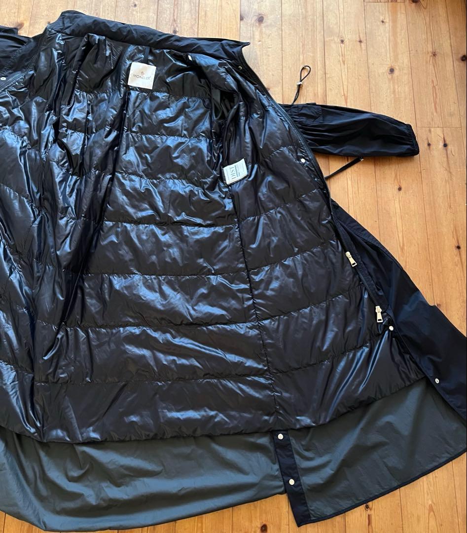 MONCLER フード内蔵　ライトダウン　コート　LINS