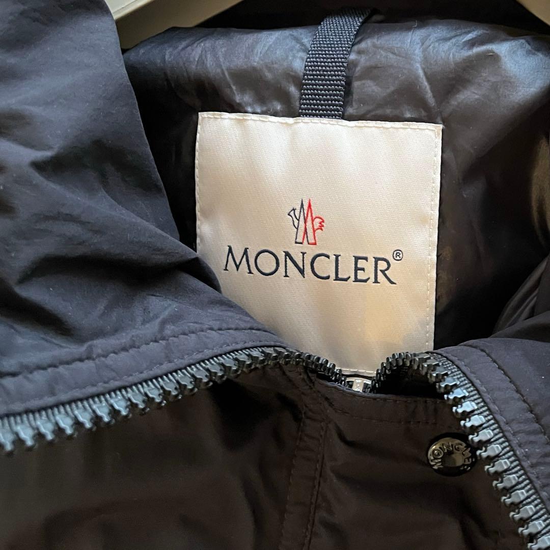 MONCLER フード内蔵　ライトダウン　コート　LINS