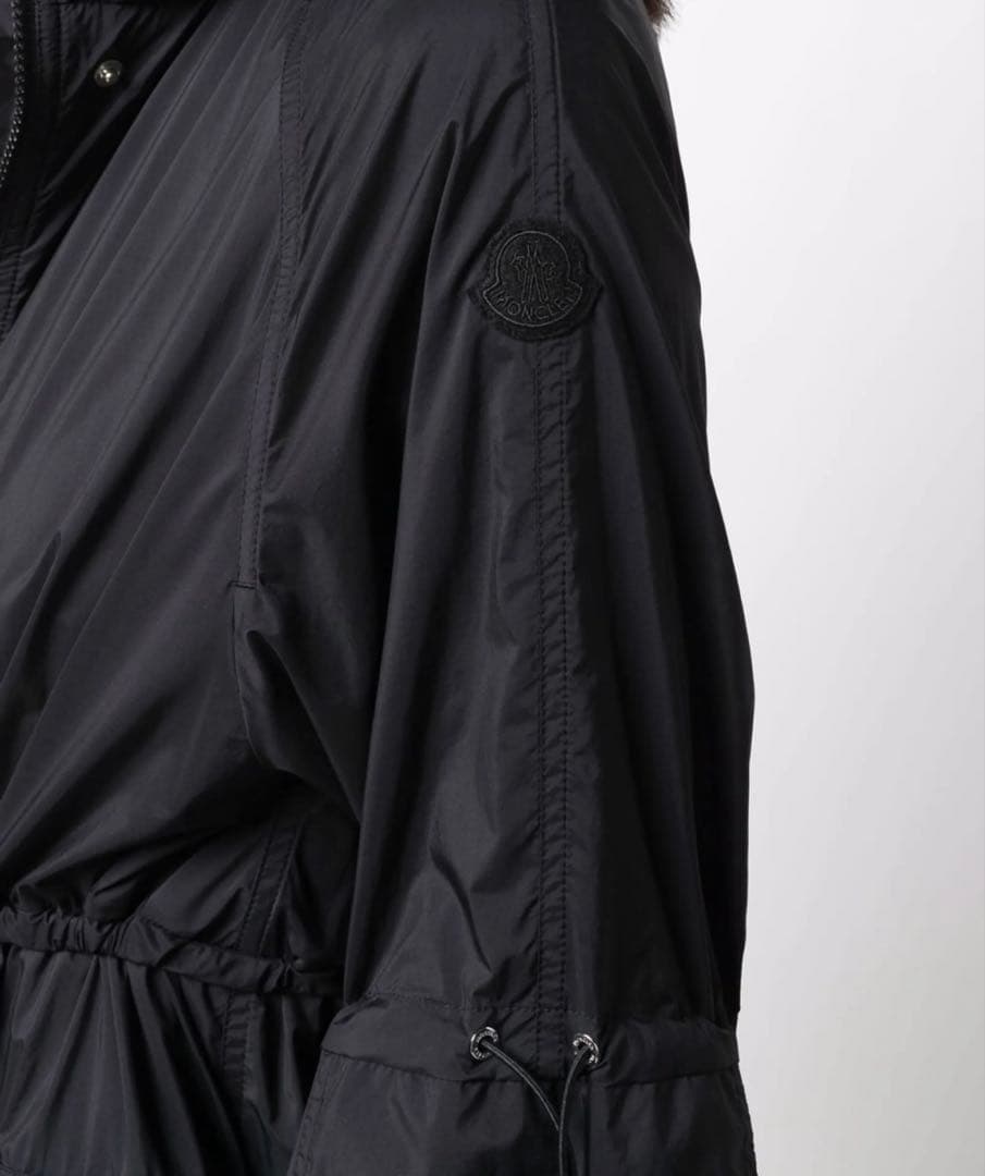 MONCLER フード内蔵　ライトダウン　コート　LINS