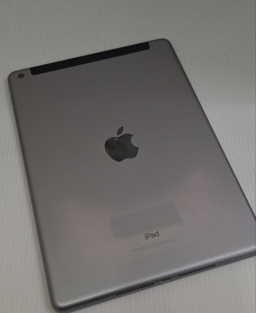 iPad 第5世代 A1823 32GB WiFi＋Cellularモデル 本体
