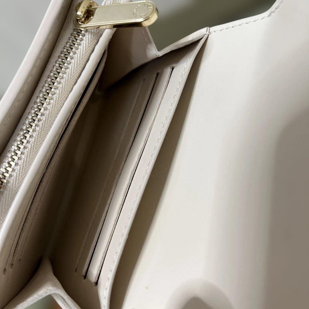 ノ*エ様 Louis Vuitton 財布 ホワイト　ポルトフォイユ　イリス　コ