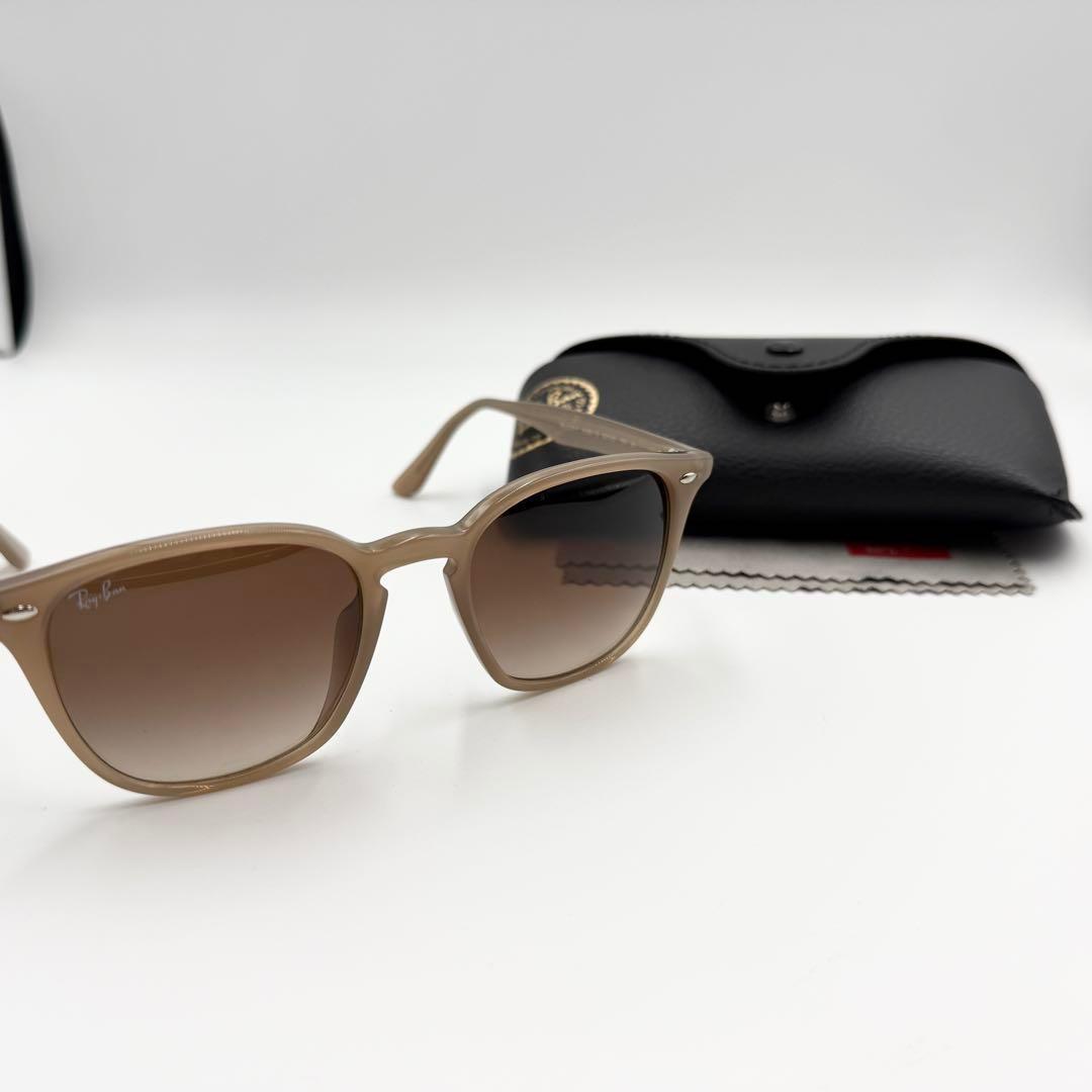 Ray-Ban サングラス ユニセックス RB4258F レイバン　ベージュ