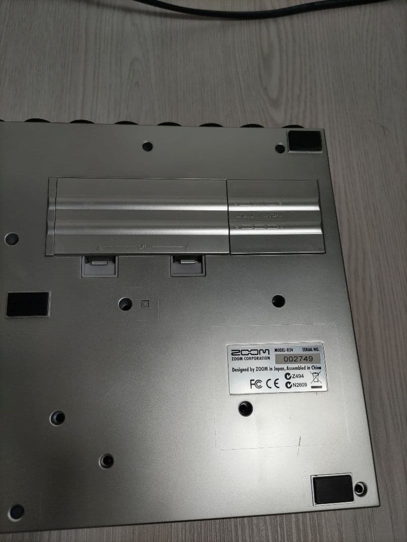 ZOOM R24 マルチトラックレコーダー