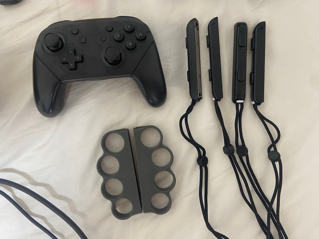 Nintendo Switch 本体＋プロコン、追加Joy-Con付き