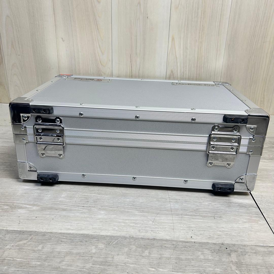 MacBook Pro アルミケース　アタッシュケース　マックブック