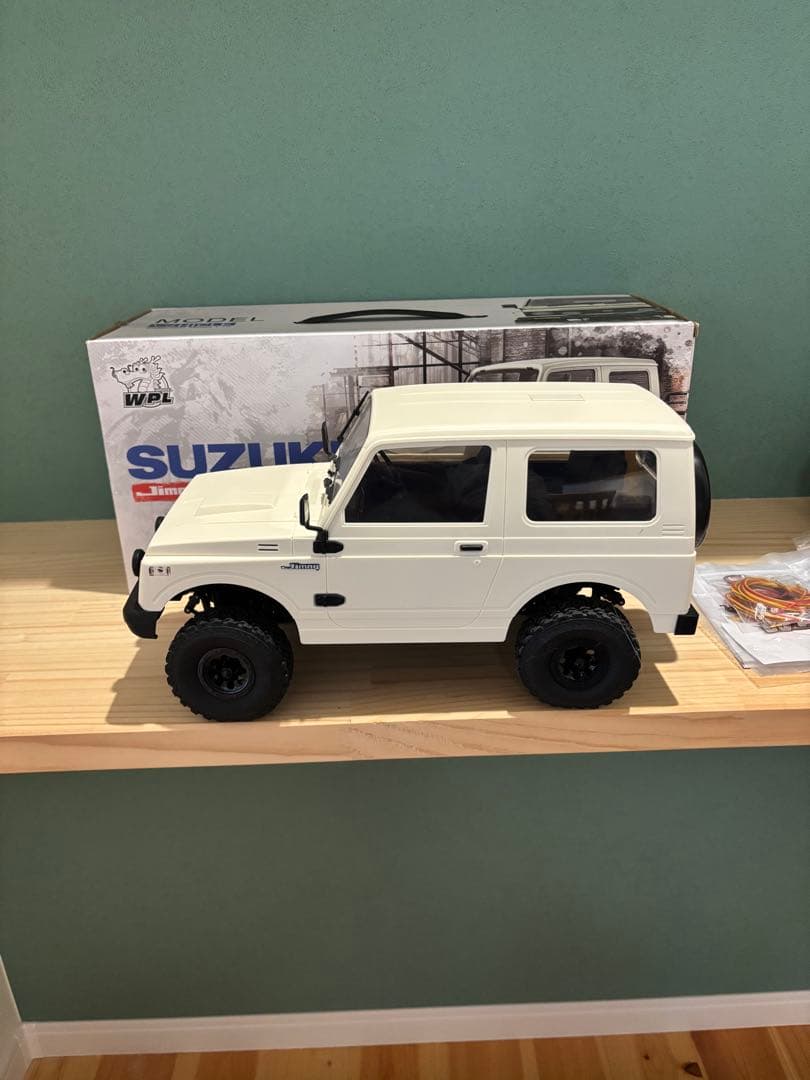 SUZUKI RCカー 1/10 ホワイト　WPL ジムニーラジコン