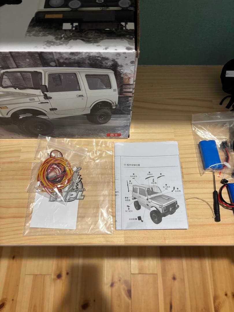 SUZUKI RCカー 1/10 ホワイト　WPL ジムニーラジコン