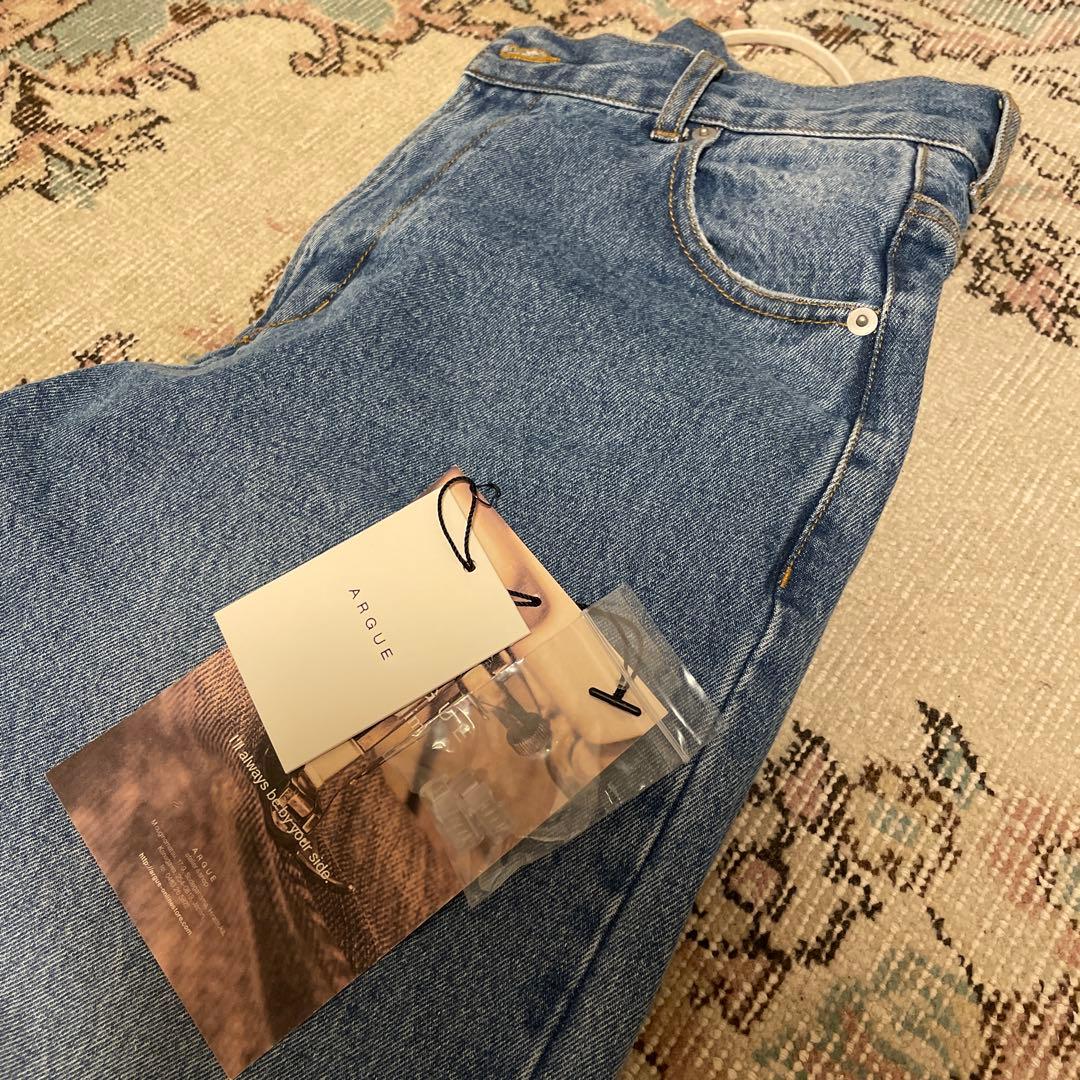 ゆーです。今季ARGUE ブルーストレートジーンズ Mサイズ