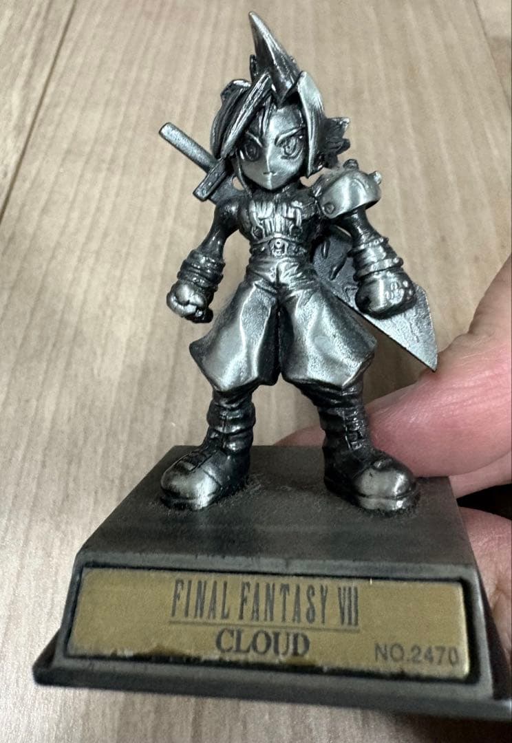 最終値下　FINAL FANTASY VII クラウド クロムフィギュア　限定品