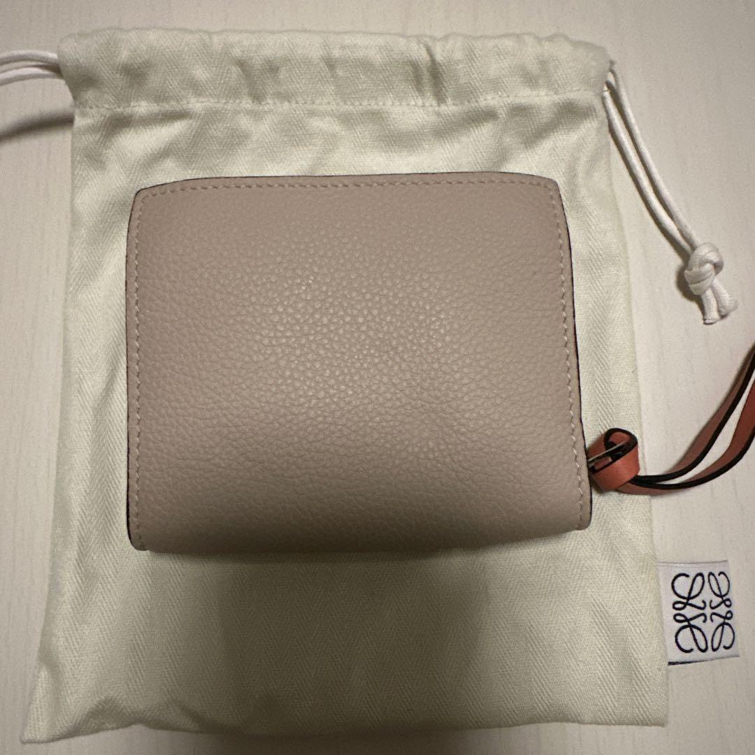 LOEWE 二つ折り財布