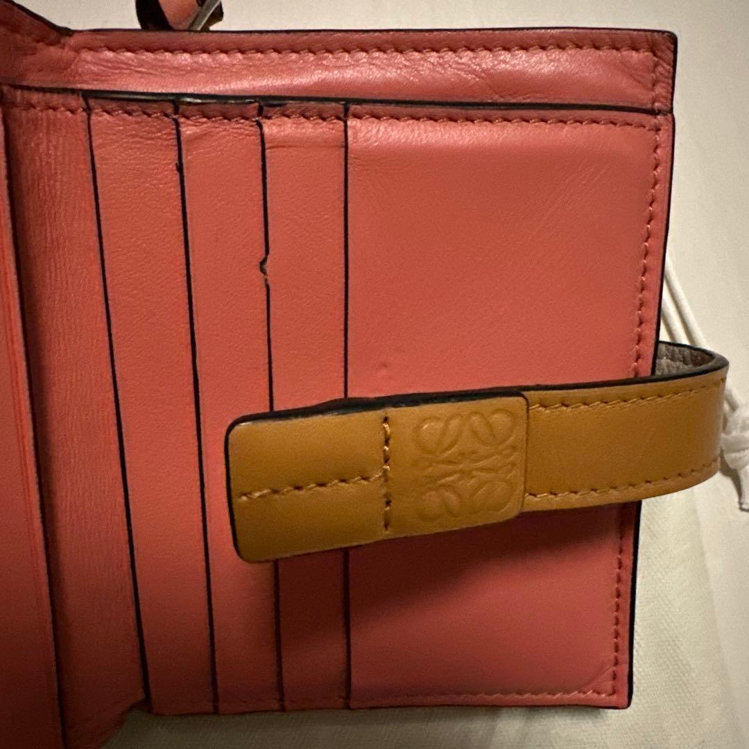 LOEWE 二つ折り財布