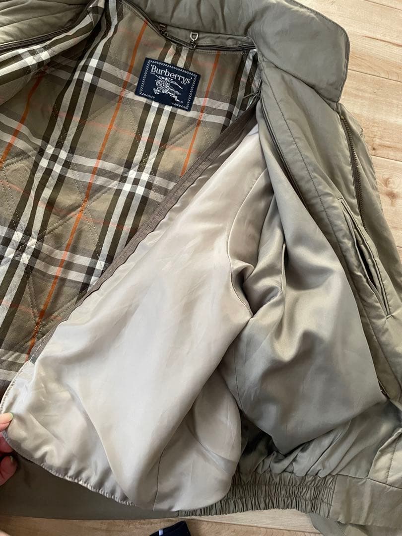 Burberry バーバリー　スウィングトップ