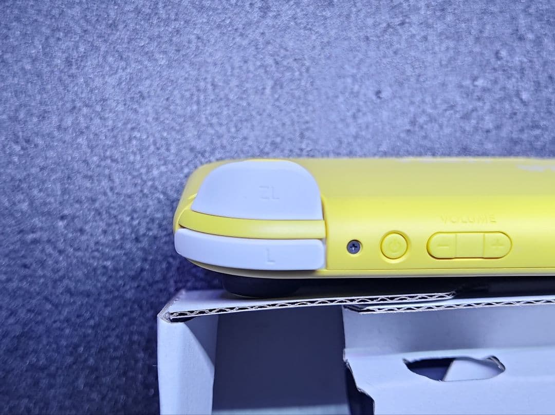 超美品 Switch Lite ピカチュウカバー ポケモンレジェンズZA セット