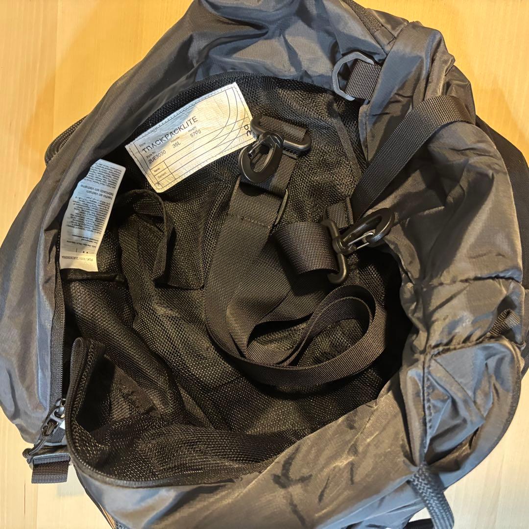 ON オン　Track Pack 35L Lite ブラック