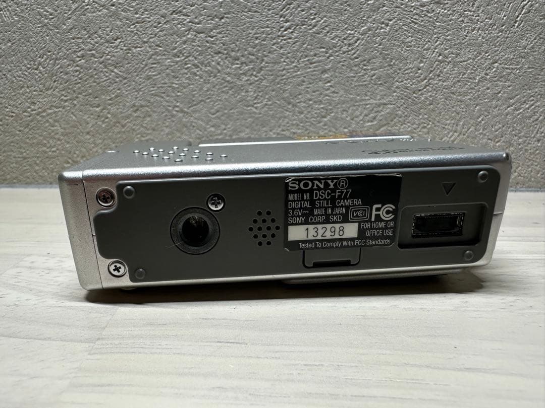 充電器付【希少】SONY Cyber-shot DSC-F77 コンデジ シルバ