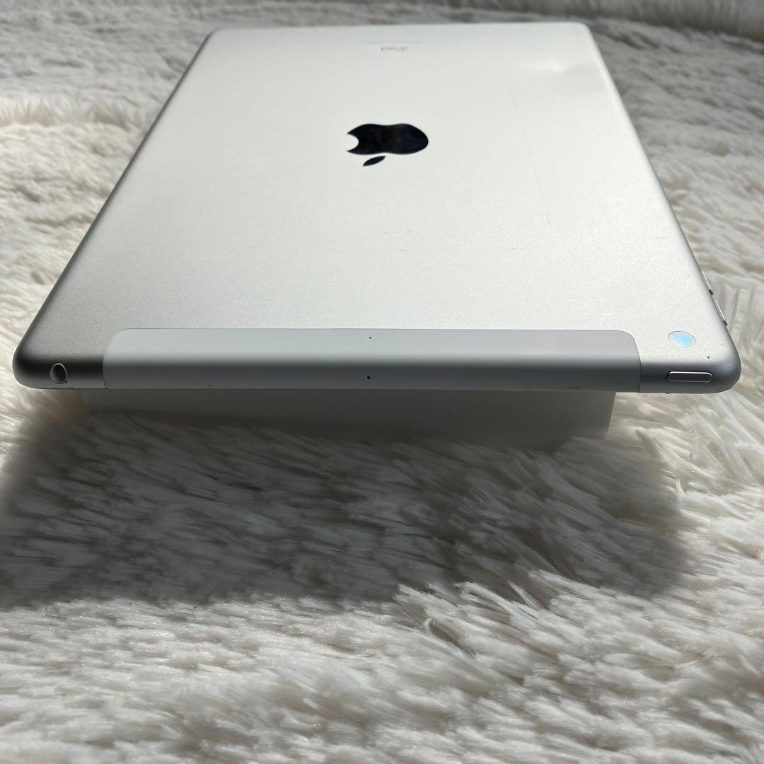 【早い者勝ち】iPad 第8世代 128GB 【すぐ発送】