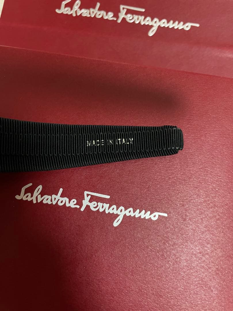 超美品 Salvatore Ferragamo フェラガモ カチューシャ 黒