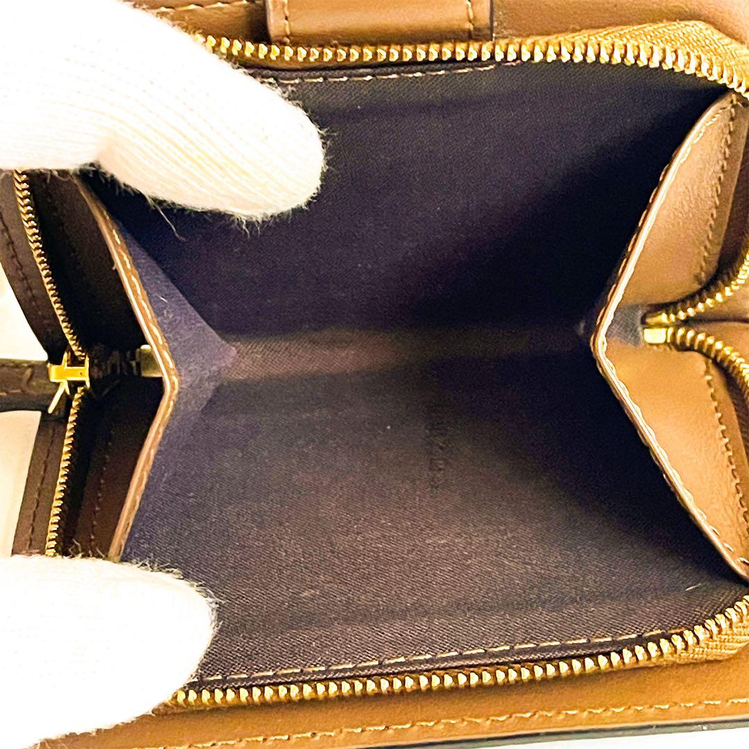 未使用級 FENDI FF is FENDI 二つ折り財布 付属品一式有り