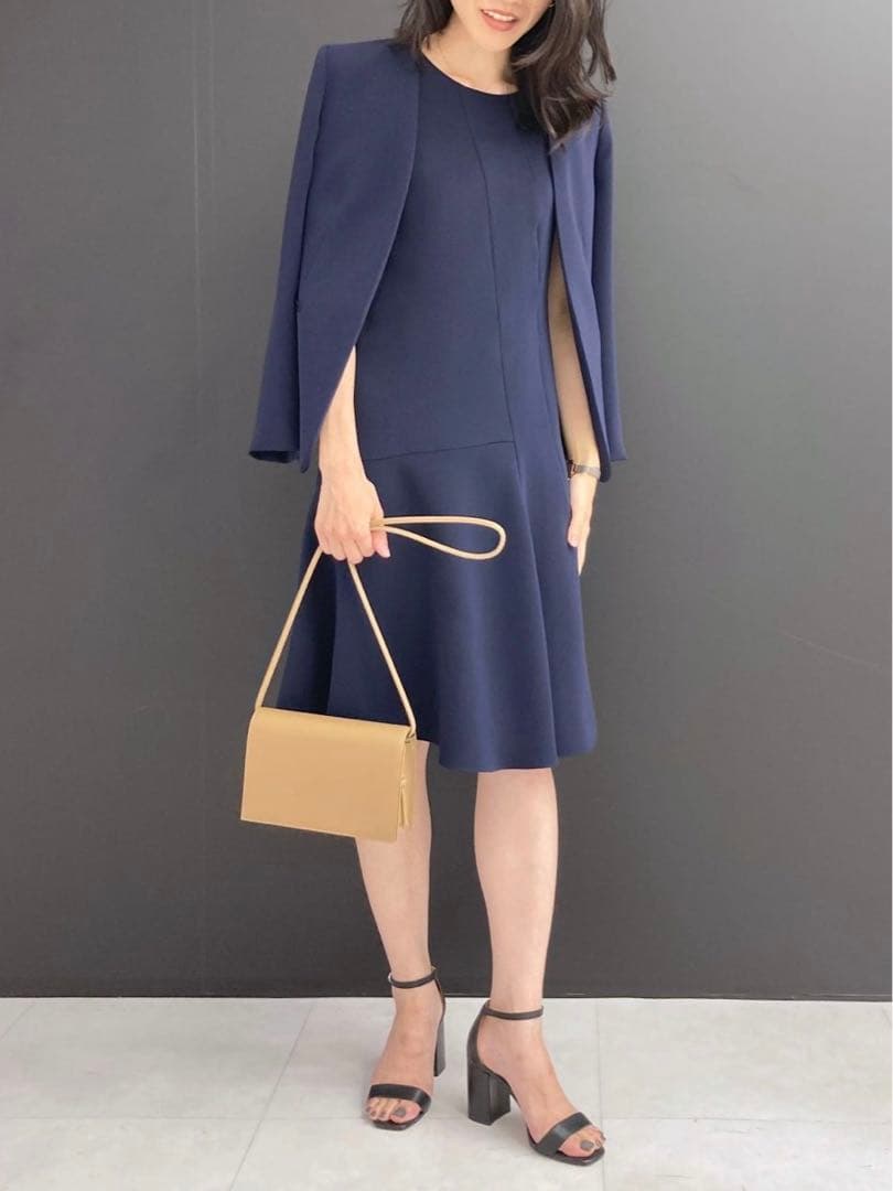 theory Classic Crepe 美シルエット　膝丈ワンピース　黒　2