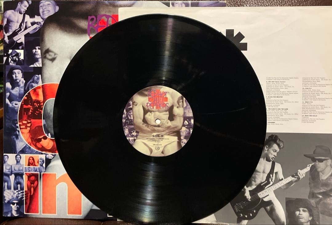 洋楽 RED HOT CHILI PEPPERS OUT IN L.A. LP