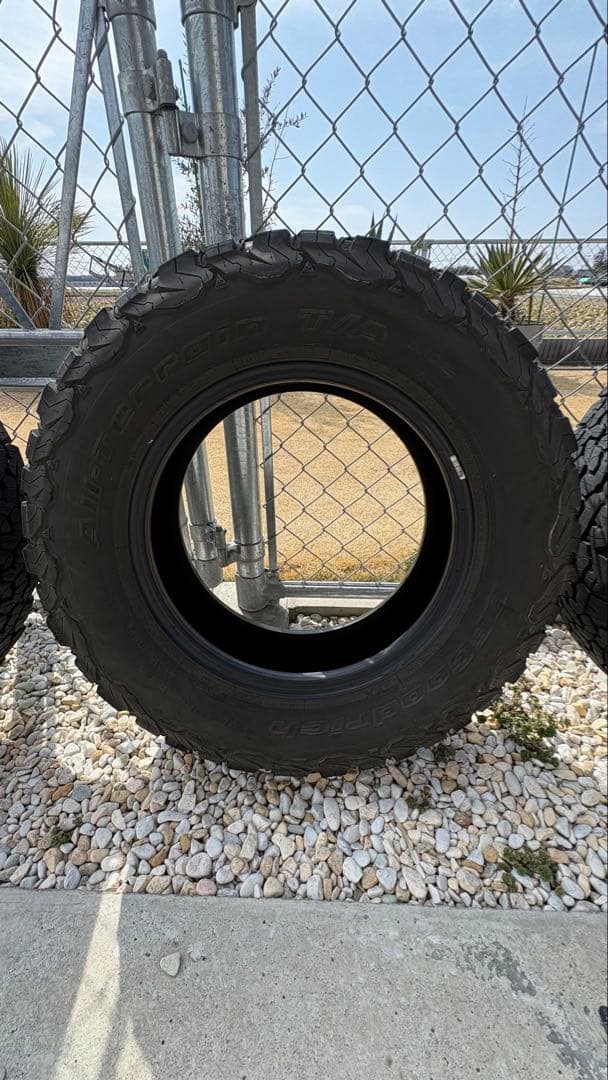 リッチさん専用☆BFグッドリッチ　ホワイトレター 235/70R16 デリカ