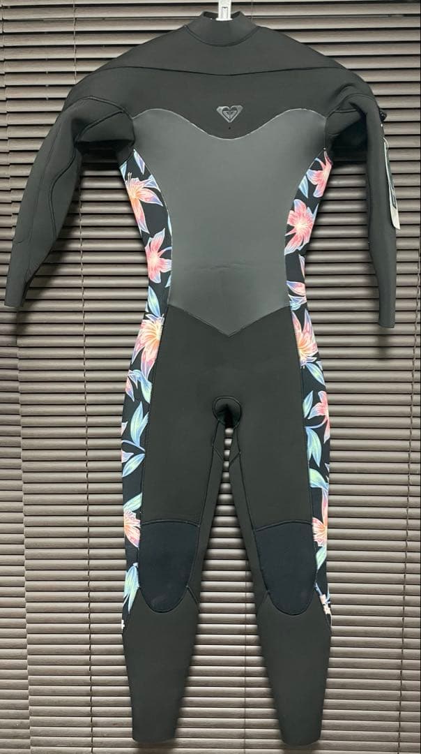 新品未使用 ROXY セミドライ チェストジップ 裏起毛 フルスーツ M