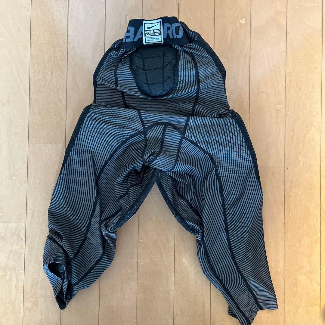 NIKE Pro Combat アメフトパッド付きスパッツ