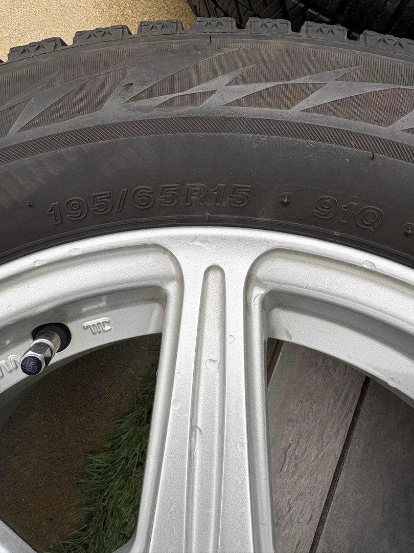 ブリヂストン スタッドレスタイヤ 195/65R15